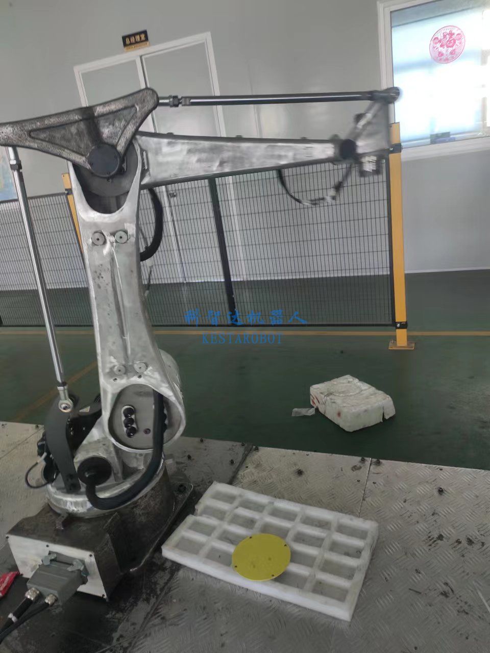 四軸關(guān)節(jié)機(jī)器人批量生產(chǎn)中(圖13) 四軸關(guān)節(jié)機(jī)器人批量生產(chǎn)中(圖13)